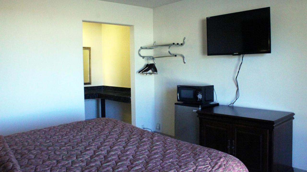 Royal Inn&Suites Tyler Extérieur photo