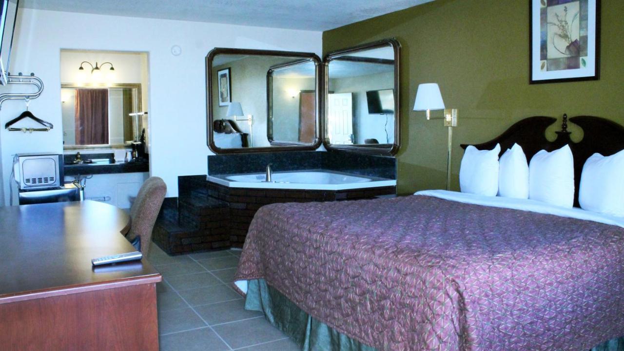 Royal Inn&Suites Tyler Extérieur photo